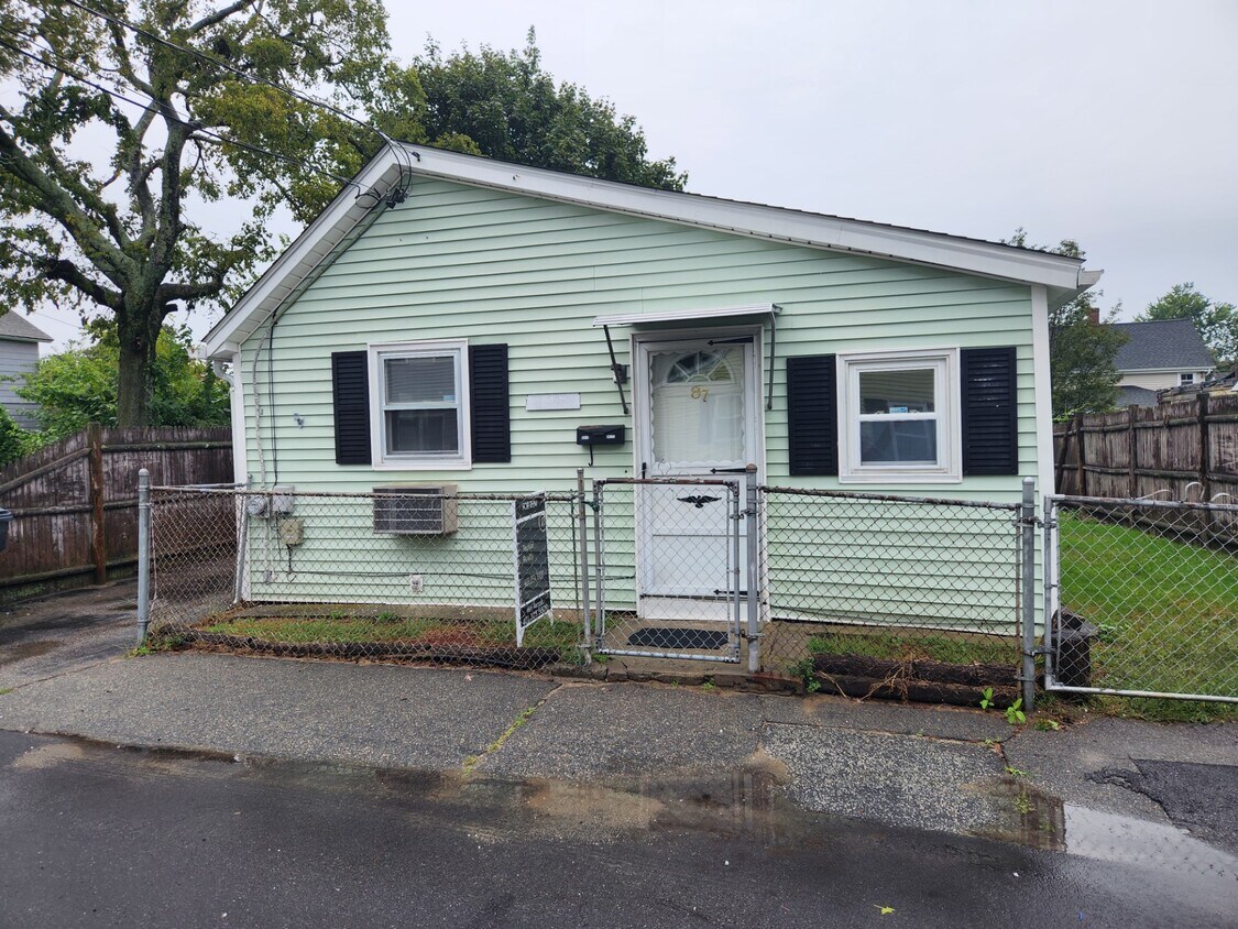 Primary Photo - 87 Cedar Ave