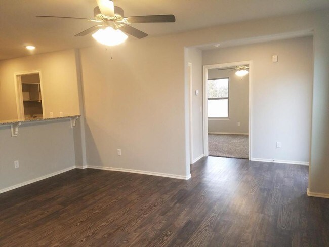 Building Photo - 8809 SW 45th St