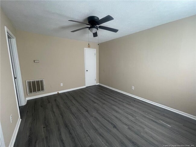 Building Photo - 4953 Fieldcrest Dr