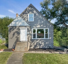 Building Photo - 18351 Dixie Hwy