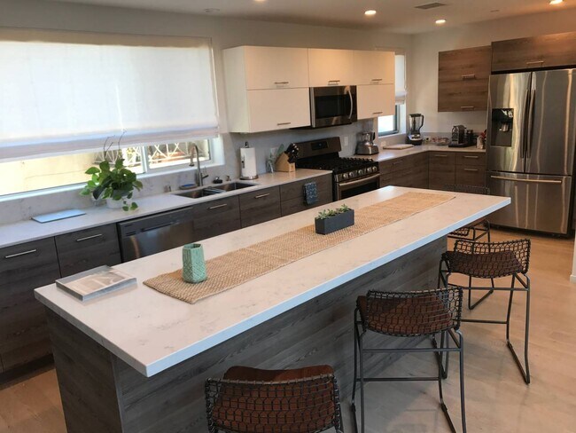 Foto del edificio - 5403 W Wilshire Vista Ln