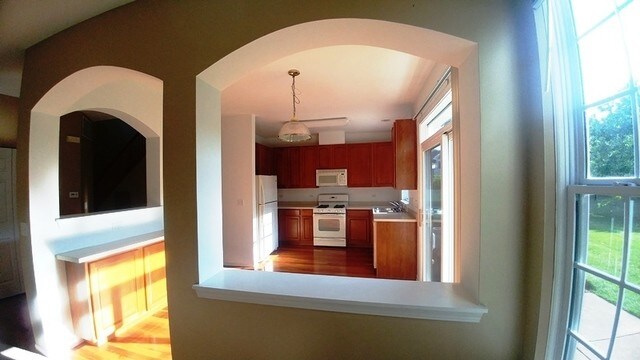 Building Photo - 2121 Claremont Ln