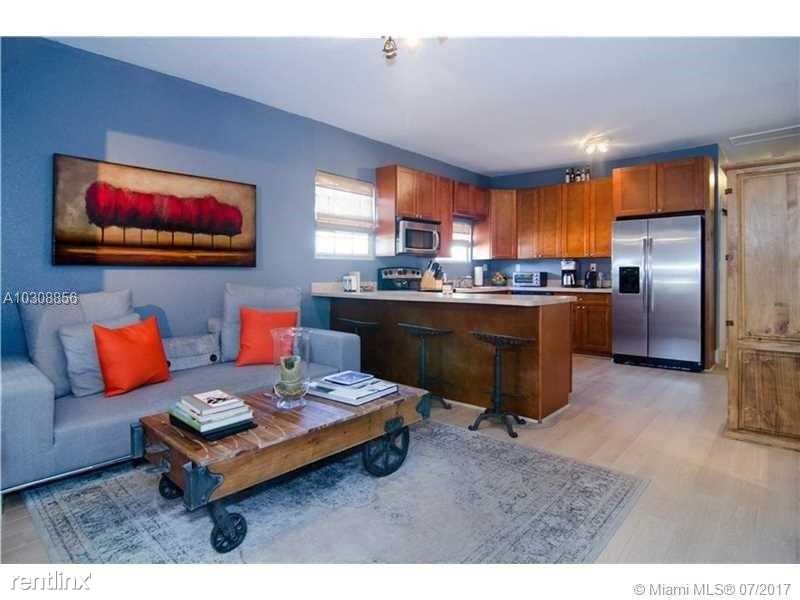 Foto principal - 555 NW 52nd St