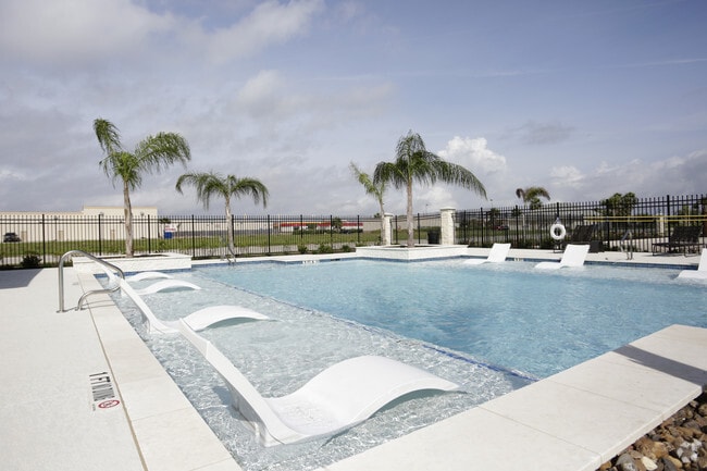 Building Photo - Northshore Place