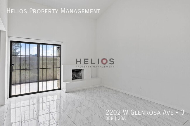 Foto del edificio - 2202 W Glenrosa Ave