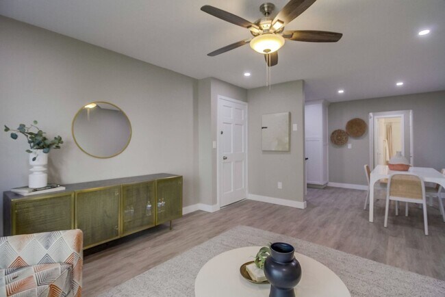 Foto del interior - THE POINTE - JUST RENOVATED! Luxurious Community, W/D In Unit