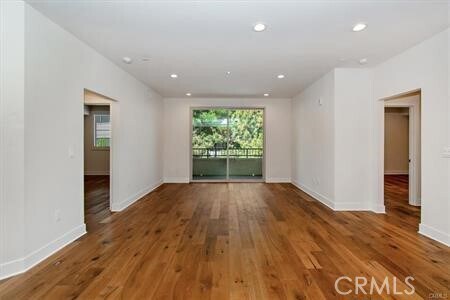 Building Photo - 627 Deep Valley Dr