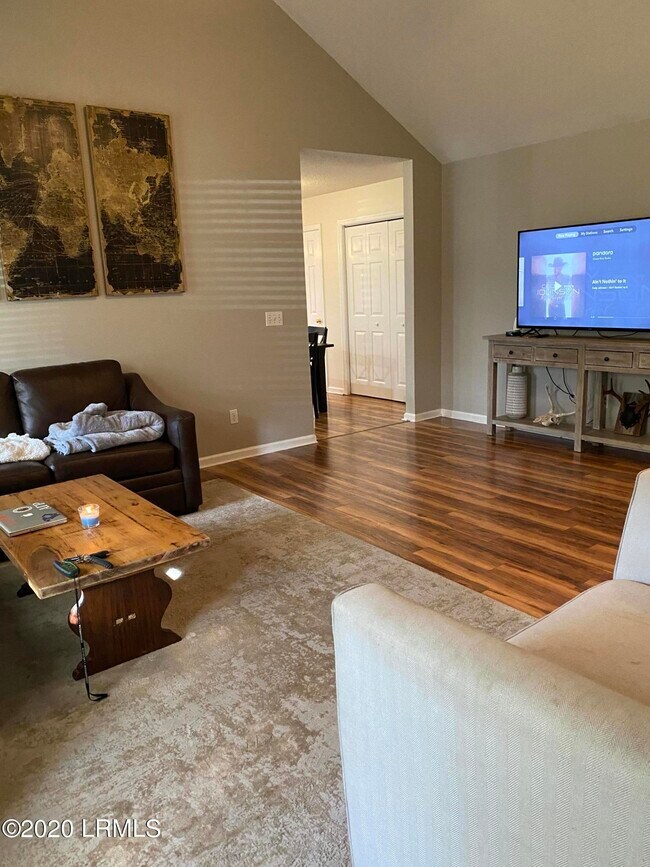 Foto del edificio - 8 Eagle Trace Ct