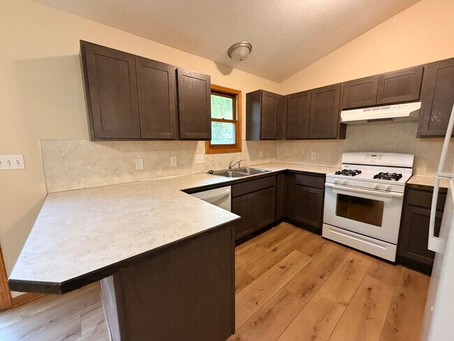 Foto del edificio - 2306 Breton Rd SE
