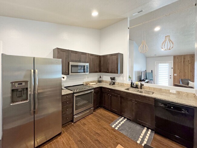Building Photo - Furnished 3 Bed, 2 Bath Home in Southwest Boise – Stylish, Dog-Friendly, and Move-In Ready!