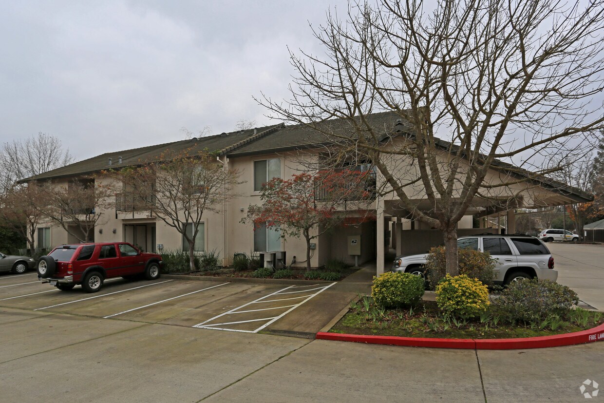 Foto del edificio - Cardinal Oaks