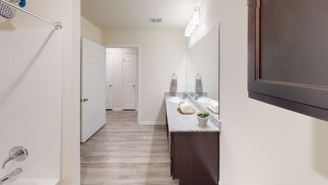 Interior Photo - The Ranch On Rhones Quarter