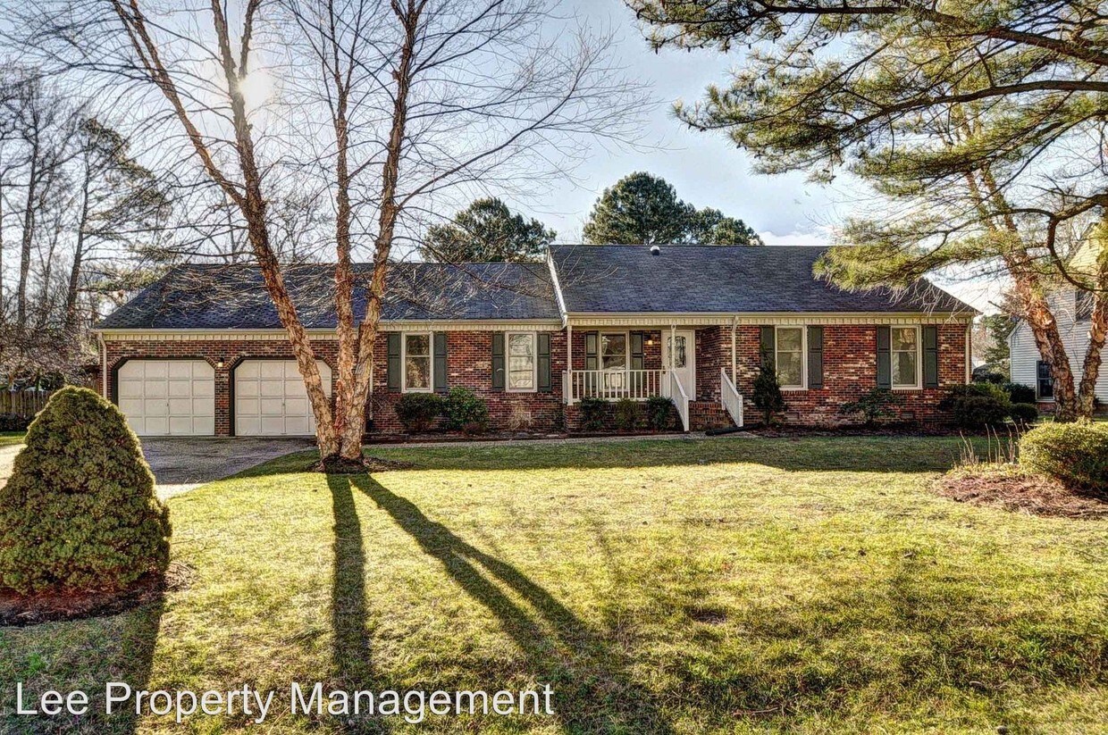 Foto principal - 132 Stone Lake Ct