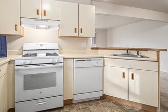 Building Photo - Gull Prairie/Gull Run Apartments and Townhomes