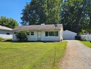 Building Photo - 2322 Clearview Dr