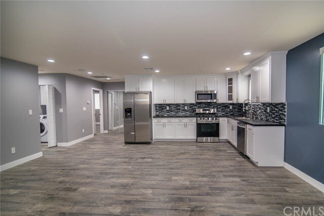 Foto principal - 631 W 83rd St