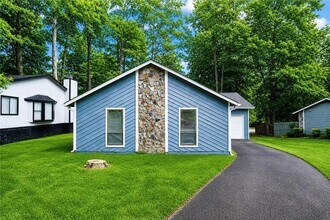 Building Photo - 8671 Woodside Ln