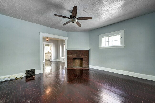 Building Photo - 1292 Fry Ave