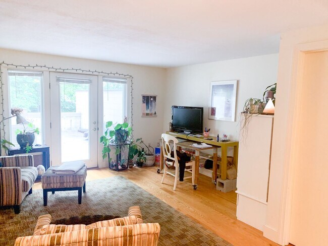 Foto del edificio - 2 Bedroom Condo in Amherst