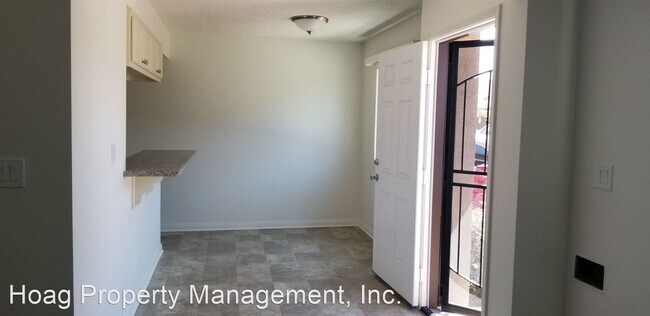 Building Photo - 5205 1/2-5205 Santa Ana St