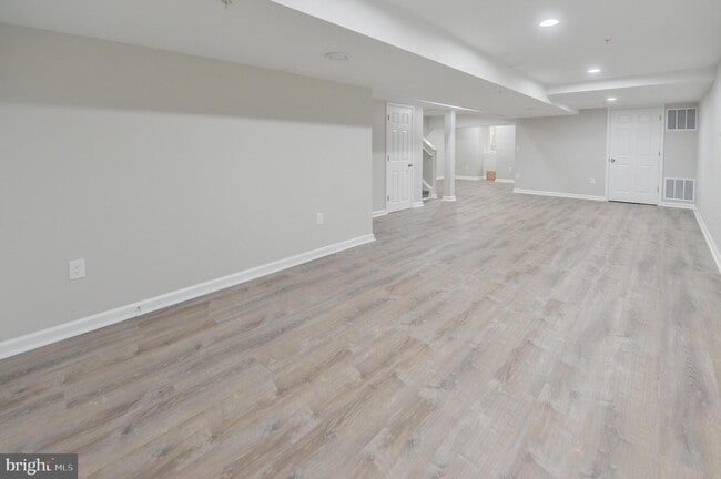 Foto del edificio - 200 Rolling Hill Dr