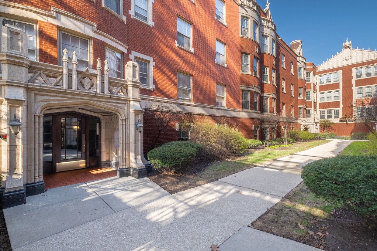 Foto principal - 230 N Oak Park Ave