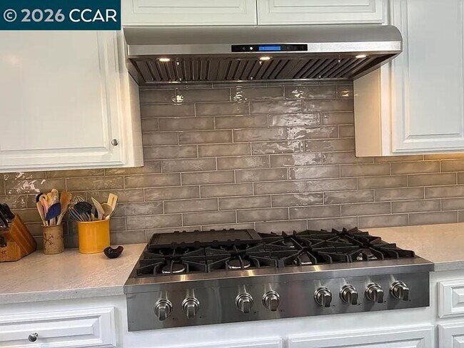 Foto del edificio - 39 Orinda View Rd