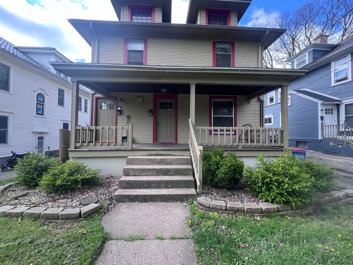 Primary Photo - Adorable One Bedroom, Downtown GR!