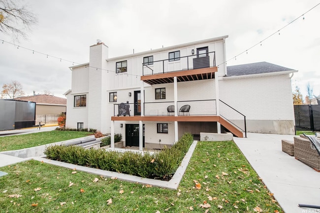 Building Photo - 1136 Fairway Cir