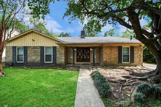 Building Photo - 9607 Crail Dr