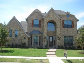 Building Photo - 4532 Kentucky Dr