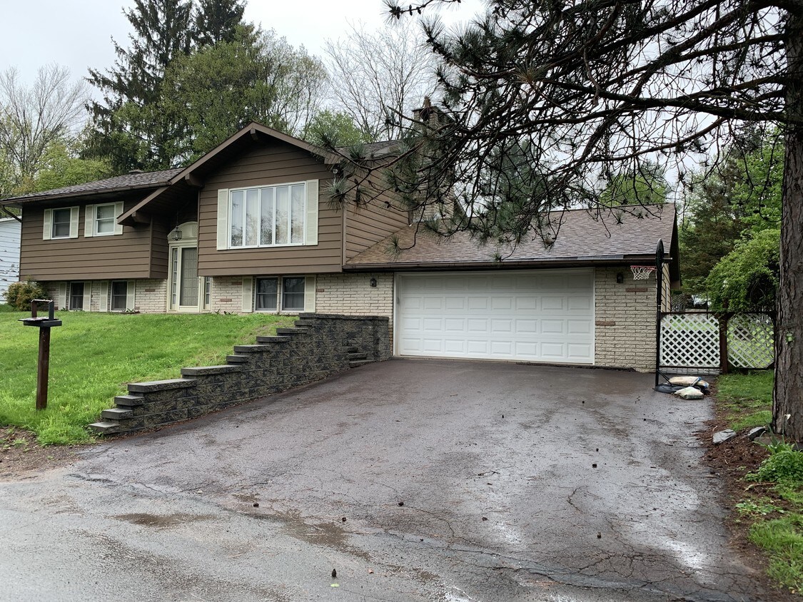 67 Lakeside Dr, Honesdale, PA 18431 House Rental in Honesdale, PA