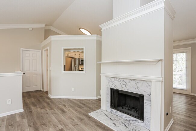 Foto del edificio - 215 Ashland Manor Dr