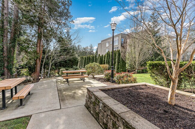 Building Photo - 150 102nd Ave SE