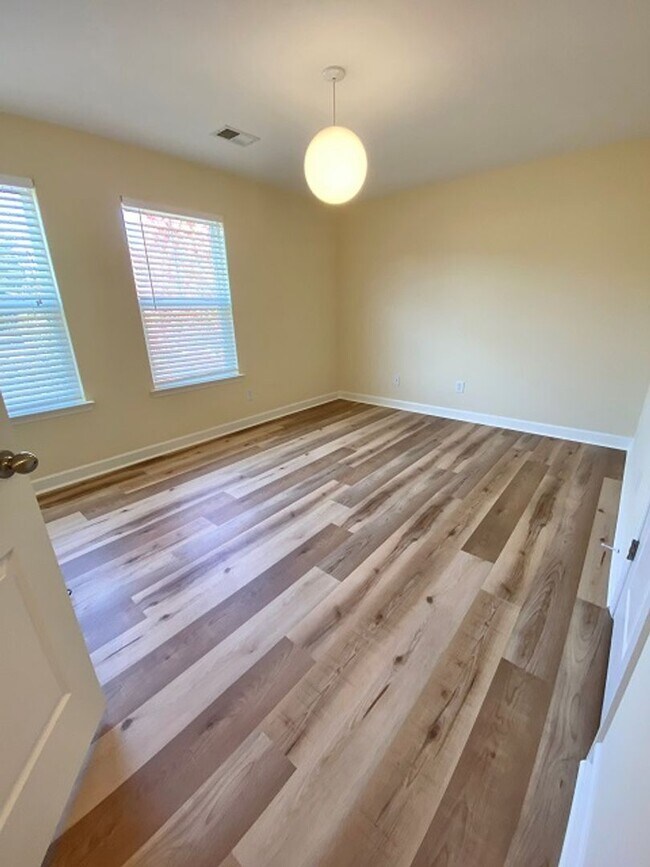 Foto del edificio - Modern 2BR/2BA Home Near BNA – Open Concep...
