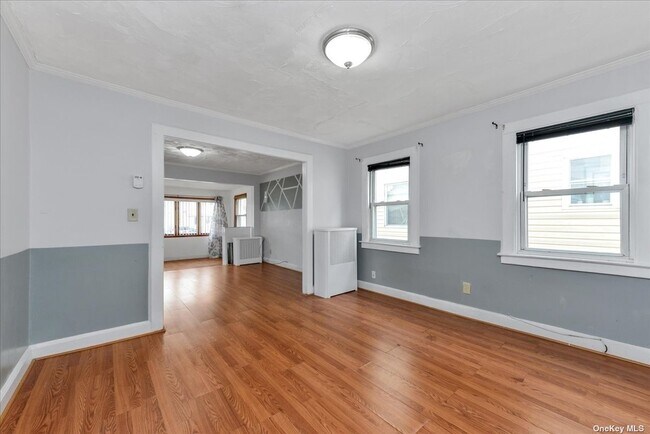 Building Photo - 93-30 214th Pl