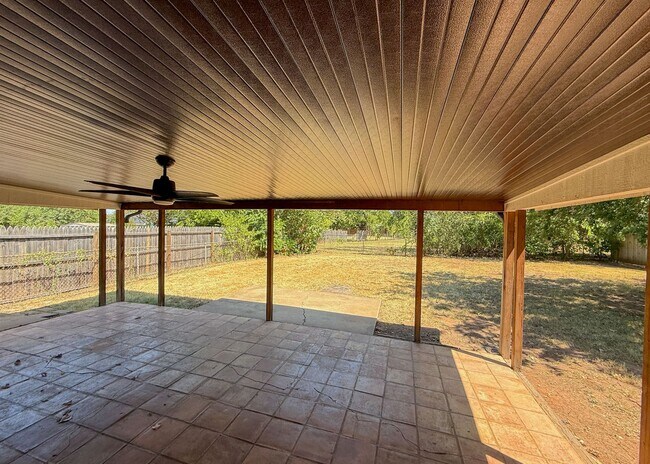 Foto del edificio - 10416 Ridgeview Dr