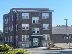 Building Photo - 524 S Grand Ave E