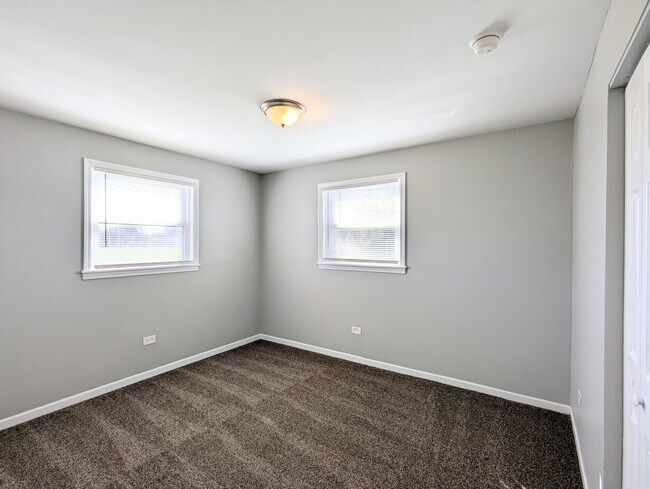 Building Photo - 14035 S Stewart Ave