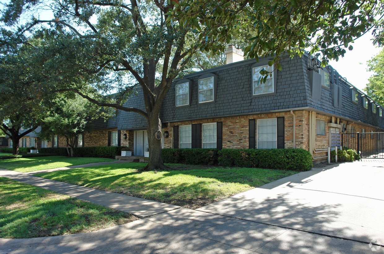 Primary Photo - 4320-4330 Travis St