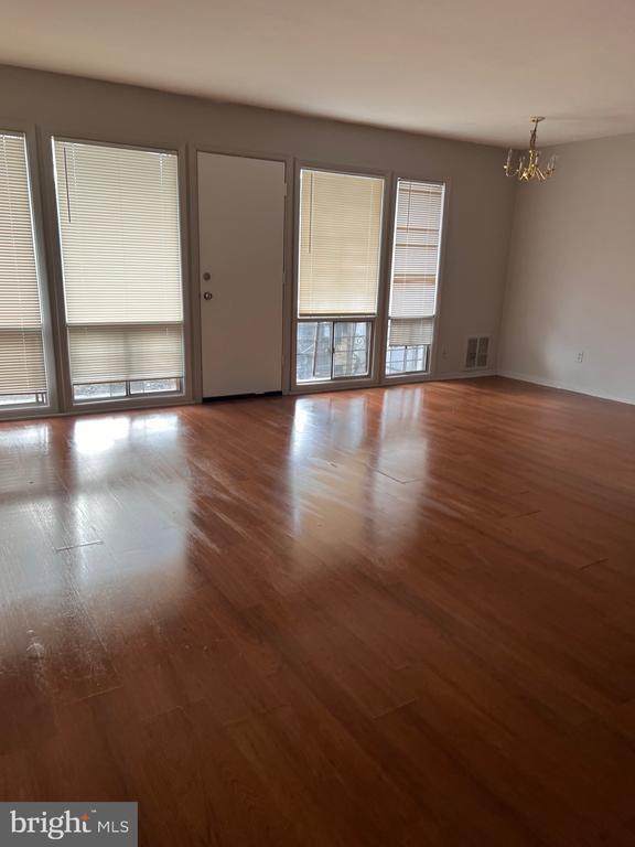 Foto del edificio - 3421 Glen Ave