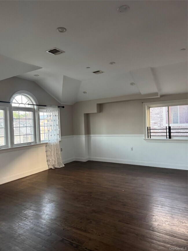 Building Photo - 139-16 Caney Ln