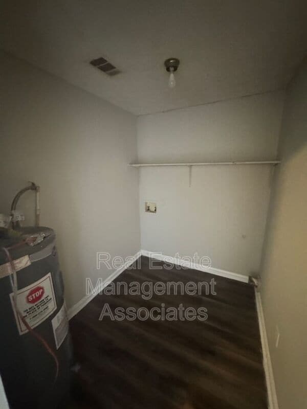 Foto del edificio - 405 E Central Ave