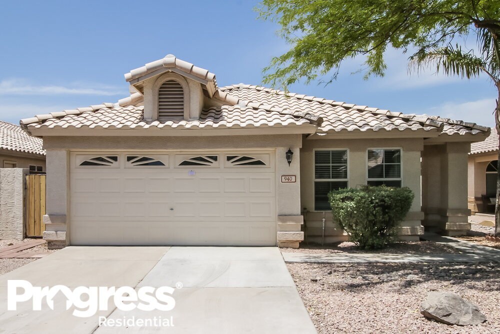 Foto principal - 940 W Silver Creek Rd