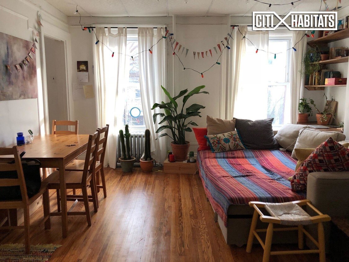 Foto principal - 115 Oak St