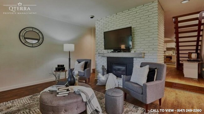 Photo du bâtiment - 914 Regent Dr