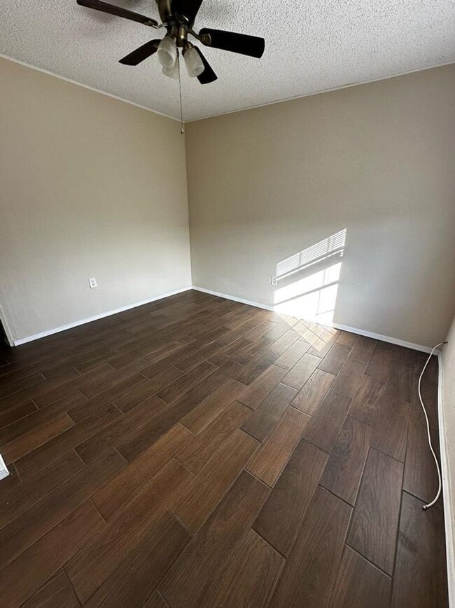 Building Photo - Two bedroom Apartment in Northeast El Paso!!