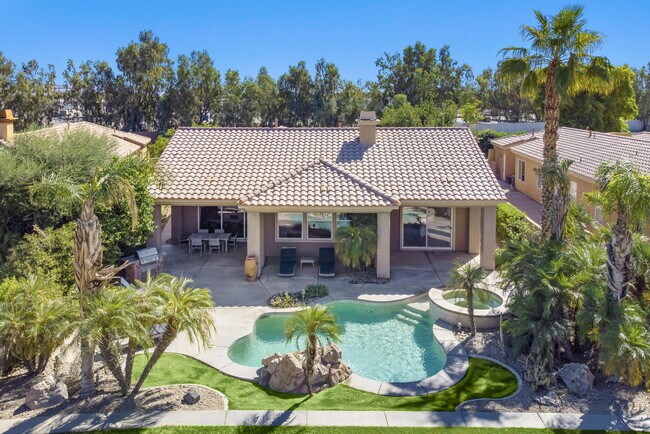 Building Photo - 57735 Seminole Dr