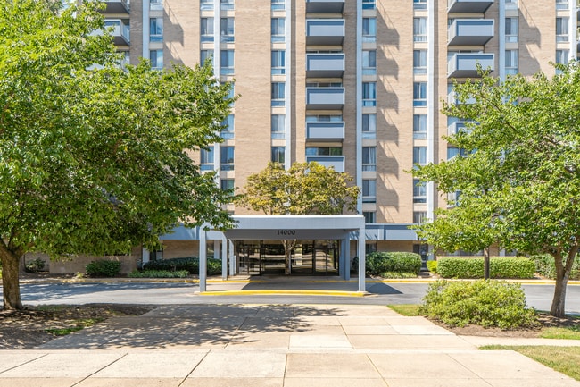 Building Photo - Waterford Tower