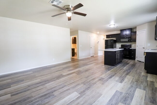 Building Photo - 3 Bed | 2 Bath in North Tulsa!